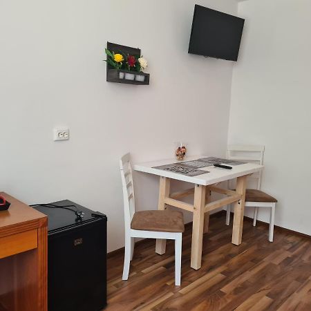 Luca'S Studio 3 ,Close To Therme Bucharest, Airport Otopeni Balotesti Exteriör bild